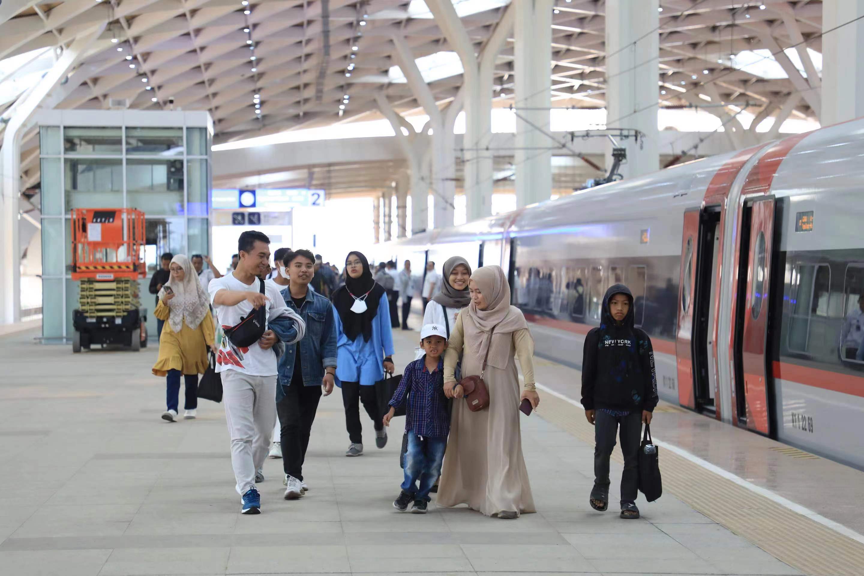 耀世平台：雅万高铁开通运营“满月”累计发送旅客38.3万人次